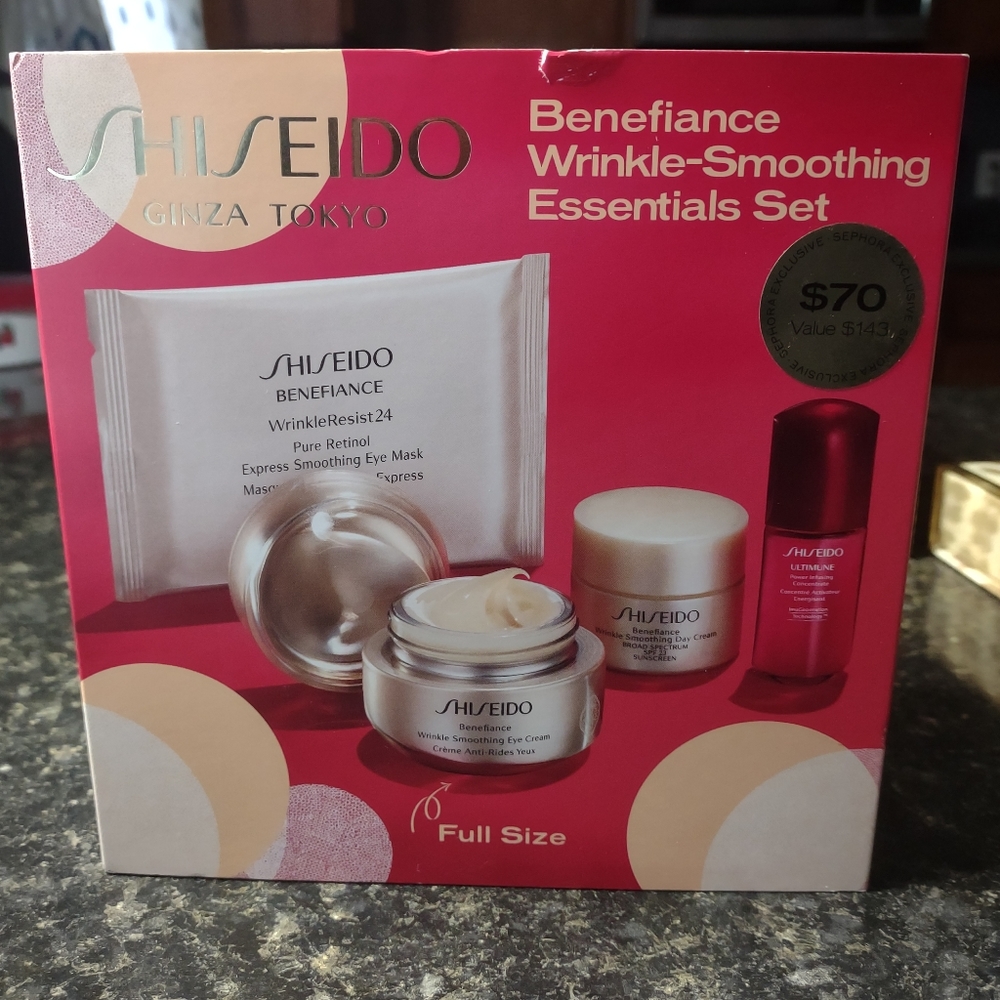Shiseido Benefiance Wrinkle-Smoothing Essential 4-Pcs Set  / New With Box